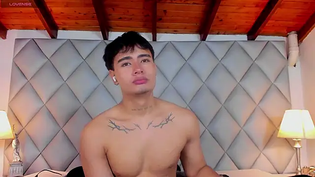 Clement Reyes online show from November 25, 2025, 12:49 pm