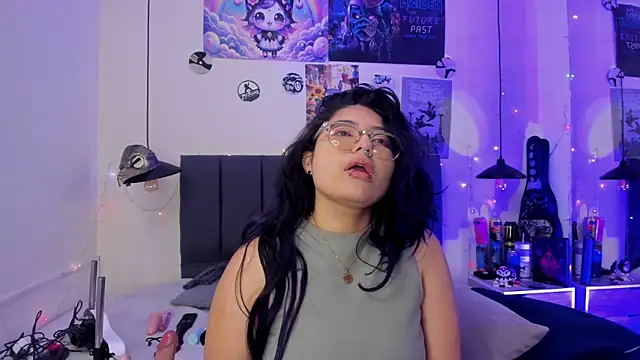 SabrinaV  online show from July 6, 2026, 11:28 am