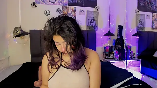 SabrinaV  online show from June 26, 2026, 11:27 am
