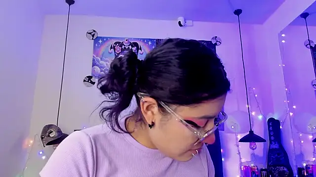 SabrinaV  online show from July 23, 2026, 11:29 am