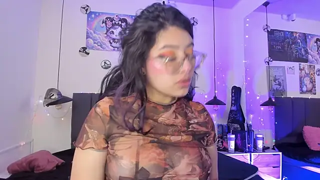 SabrinaV  online show from June 22, 2026, 11:18 am