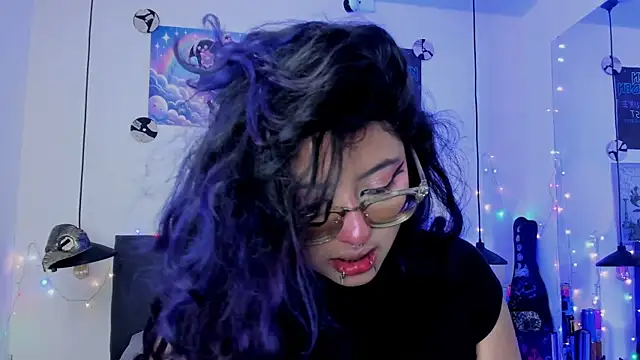 SabrinaV  online show from July 15, 2026, 11:28 am