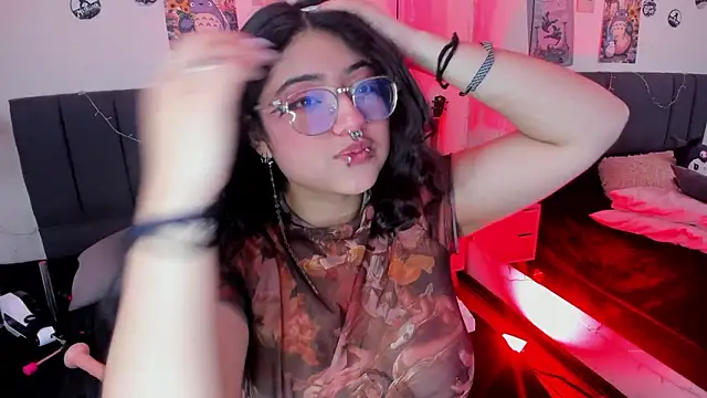 SabrinaV  online show from March 20, 2026, 11:33 am