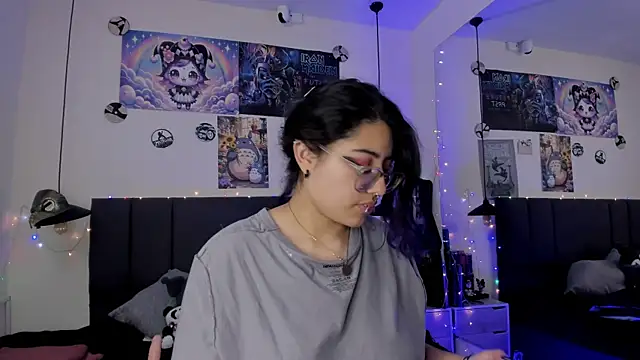 SabrinaV  online show from June 30, 2026, 11:32 am