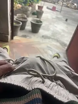 Snapshot of satisfyursoul chatting on February 22, 2026, 9:33 am satisfyursoul online show from February 22, 2026, 9:33 am