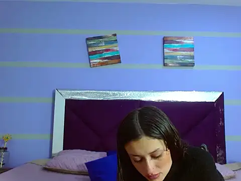 Snapshot of Emily_Swiftt chatting on November 11, 2025, 11:31 pm Emily Swiftt online show from November 11, 2025, 11:31 pm