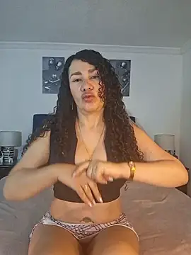 Lina 444 online show from February 19, 2026, 12:07 am