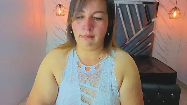MaylinRosse  online show from July 6, 2026, 7:38 pm