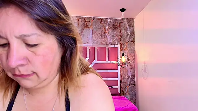 MaylinRosse  online show from April 22, 2026, 7:09 pm