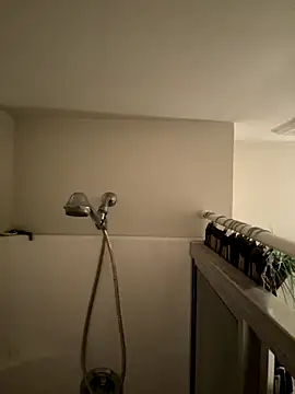 Doanything4you online show from September 18, 2025, 1:41 am