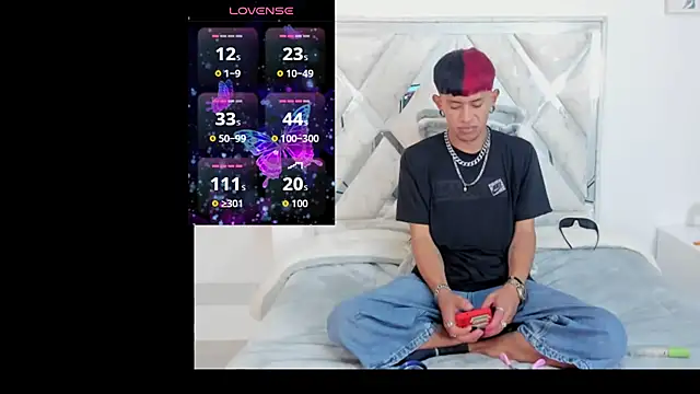 DemianSalvatore online show from September 29, 2025, 2:34 pm