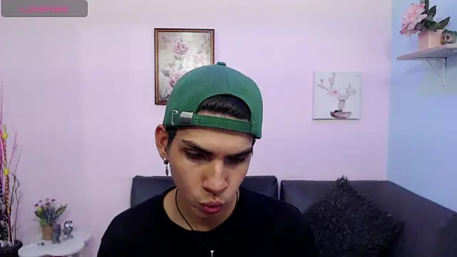 David 925  online show from November 18, 2025, 8:12 pm