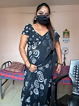 Snapshot of queendivya chatting on June 18, 2026, 5:50 am queendivya online show from June 18, 2026, 5:50 am
