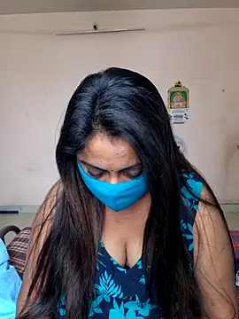 Snapshot of queendivya chatting on June 19, 2026, 1:44 am queendivya online show from June 19, 2026, 1:44 am