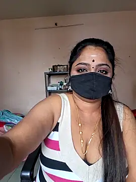 Snapshot of queendivya chatting on June 12, 2026, 5:27 am queendivya online show from June 12, 2026, 5:27 am