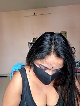 Snapshot of queendivya chatting on June 6, 2026, 5:23 am queendivya online show from June 6, 2026, 5:23 am
