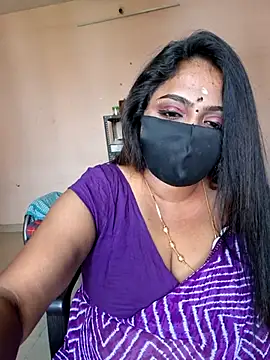 Snapshot of queendivya chatting on June 4, 2026, 5:23 am queendivya online show from June 4, 2026, 5:23 am