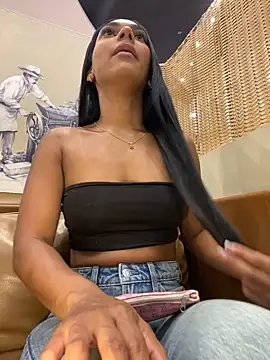 Snapshot of Savannahfisher chatting on March 4, 2026, 11:34 pm Savannahfisher online show from March 4, 2026, 11:34 pm