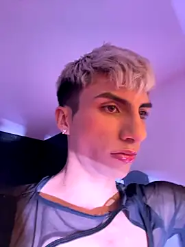 Snapshot of Erick_Velveth chatting on November 16, 2025, 4:50 am Erick Velveth online show from November 16, 2025, 4:50 am