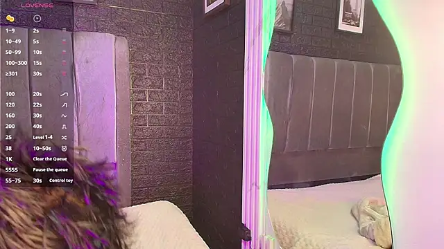 Snapshot of Erick_Velveth chatting on December 19, 2025, 6:05 am Erick Velveth online show from December 19, 2025, 6:05 am