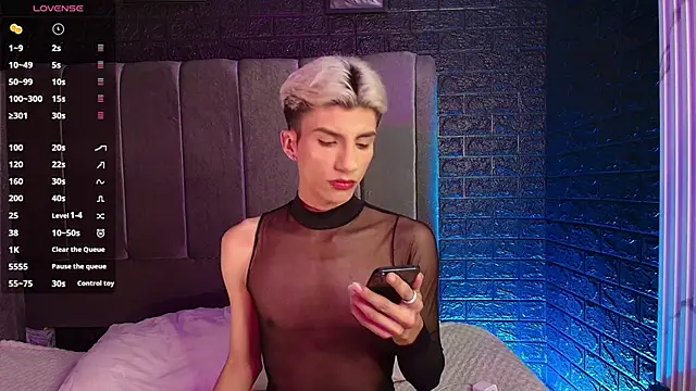 Snapshot of Erick_Velveth chatting on November 14, 2025, 5:44 am Erick Velveth online show from November 14, 2025, 5:44 am