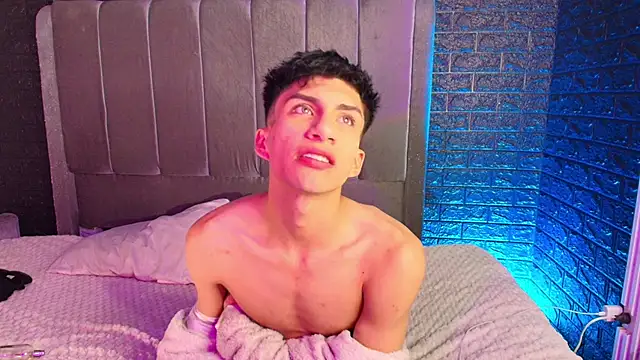 Snapshot of Erick_Velveth chatting on November 23, 2025, 5:28 am Erick Velveth online show from November 23, 2025, 5:28 am