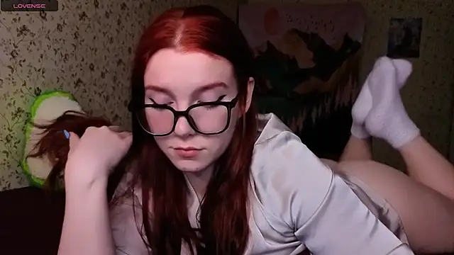Snapshot of Layla_Glam chatting on June 24, 2026, 8:28 pm Layla Glam online show from June 24, 2026, 8:28 pm