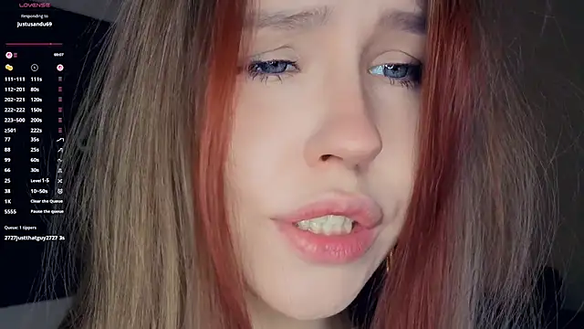 MaliaBourraine online show from December 22, 2025, 9:42 am