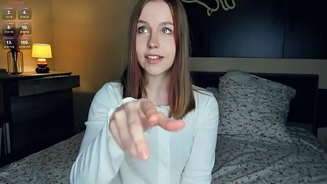 MaliaBourraine online show from October 8, 2025, 7:10 am