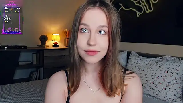 MaliaBourraine online show from October 27, 2025, 7:09 am