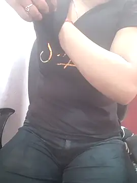 pari rani7 online show from February 17, 2026, 4:21 am