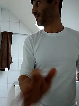 Casianantoonnio online show from December 18, 2025, 1:26 pm