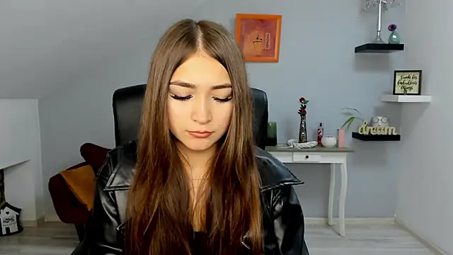 EllaClarke online show from November 16, 2025, 1:49 pm