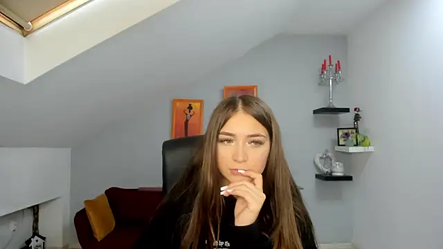 EllaClarke online show from September 25, 2025, 12:55 pm