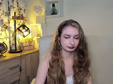 NinaBlond1 online show from November 6, 2025, 6:39 am