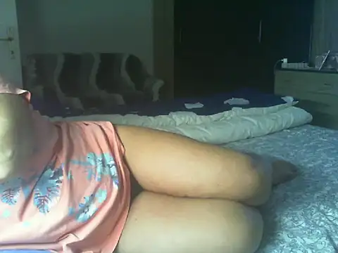 Lauray1 online show from November 11, 2025, 4:57 pm