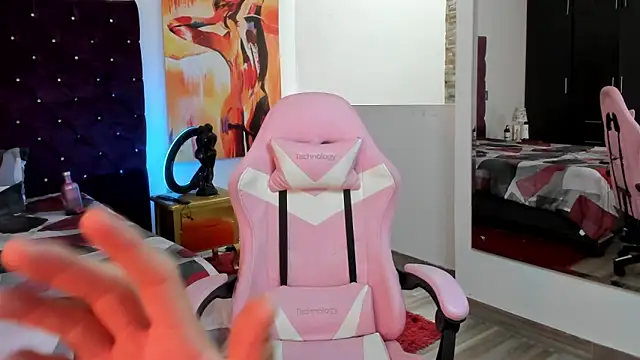 BooyHott  online show from November 29, 2025, 7:03 pm