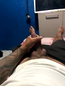 Snapshot of Alangostoso092 chatting on October 10, 2025, 2:45 am Alangostoso092 online show from October 10, 2025, 2:45 am