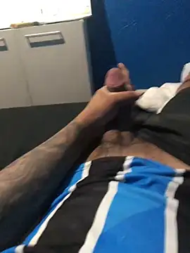 Snapshot of Alangostoso092 chatting on September 25, 2025, 1:11 am Alangostoso092 online show from September 25, 2025, 1:11 am