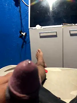 Snapshot of Alangostoso092 chatting on November 5, 2025, 3:53 am Alangostoso092 online show from November 5, 2025, 3:53 am