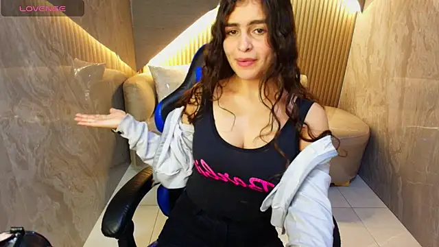 dany r  online show from October 18, 2025, 1:24 pm