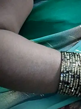 sweetqueen143 online show from October 24, 2025, 4:50 pm