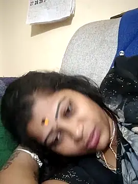 sweetqueen143 online show from October 4, 2025, 6:09 pm