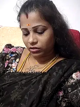 sweetqueen143 online show from April 20, 2026, 6:09 pm