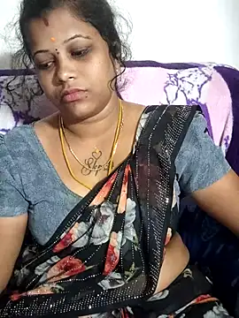 sweetqueen143 online show from May 5, 2026, 5:21 am