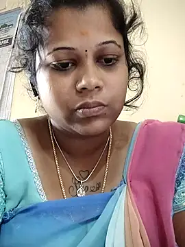 sweetqueen143 online show from October 17, 2025, 5:33 am