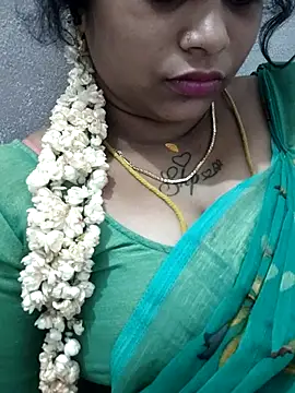 sweetqueen143 online show from April 26, 2026, 5:54 pm