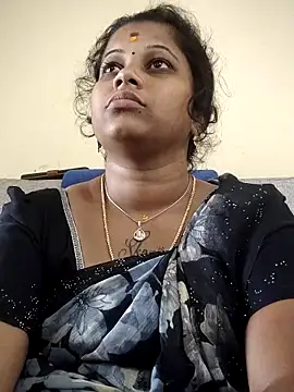 sweetqueen143 online show from October 5, 2025, 6:15 am