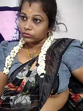 sweetqueen143 online show from May 4, 2026, 4:54 pm