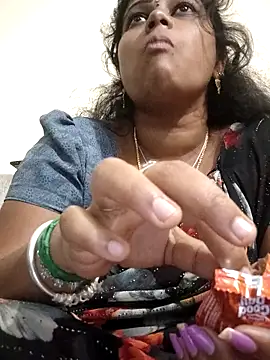 sweetqueen143 online show from October 2, 2025, 5:38 pm